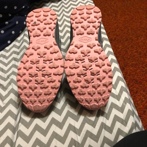 Brand New ASICS - Picture 3 of 3